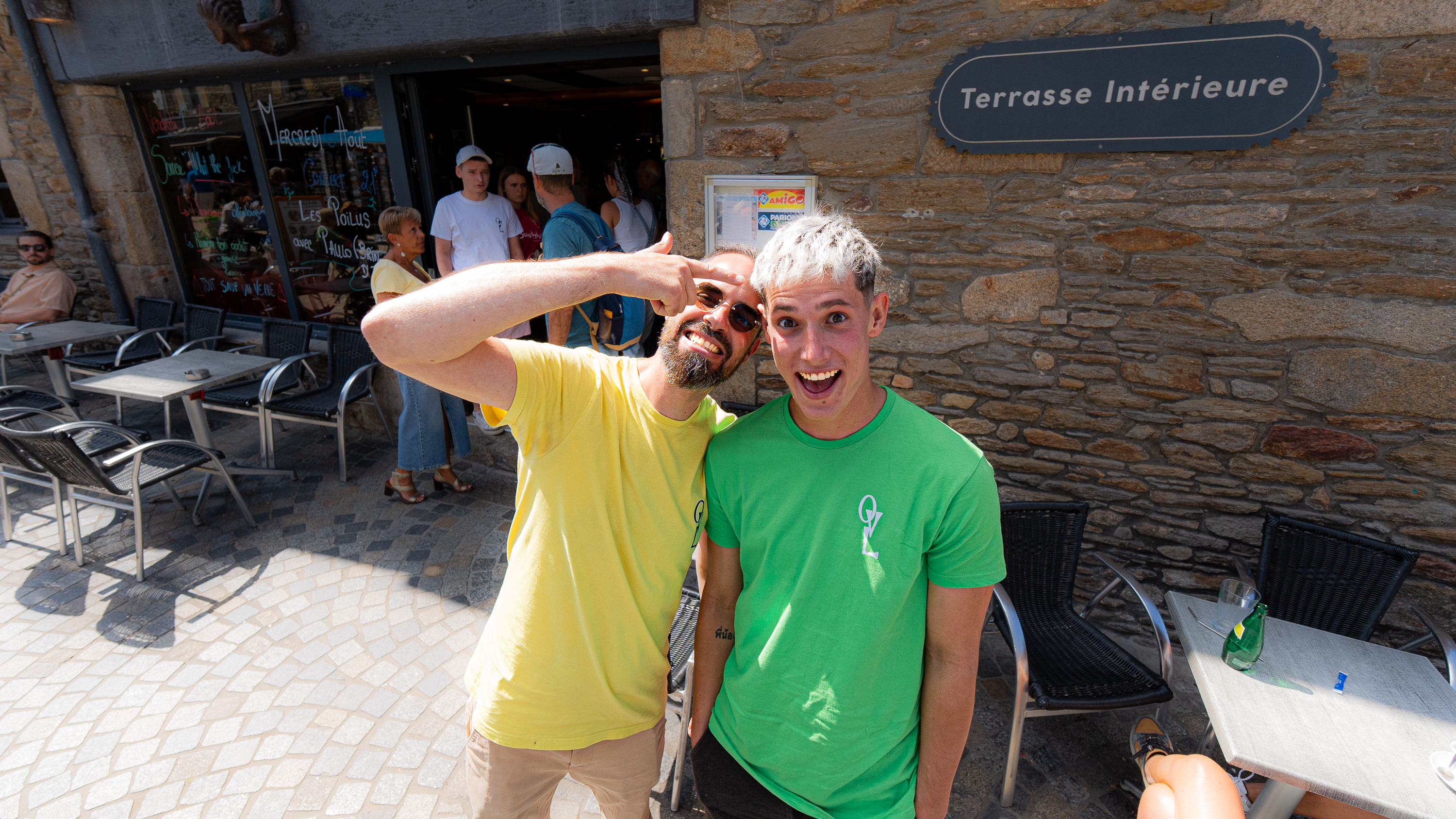 Au vieux Logis - Terrasse et façade
